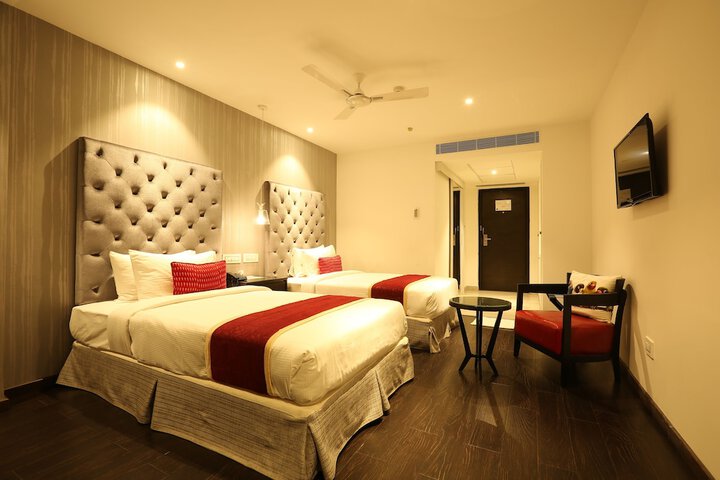 Room 12 of 40