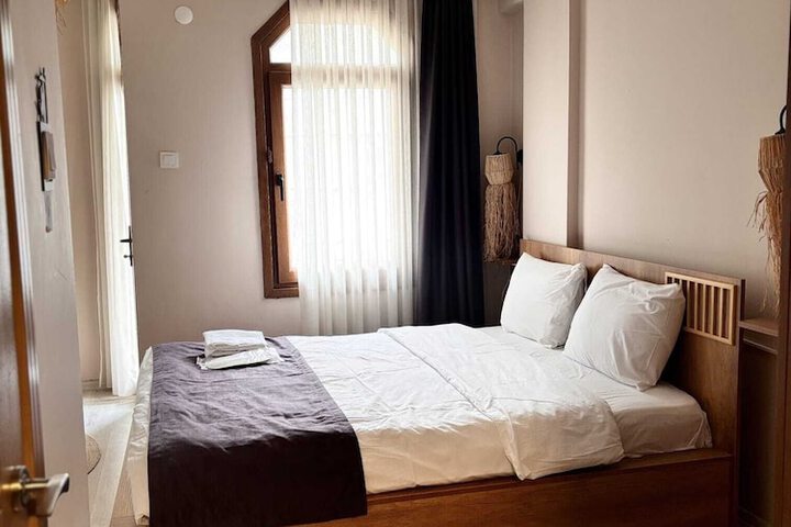 Room 28 of 49