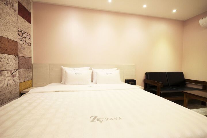 Room 19 of 22