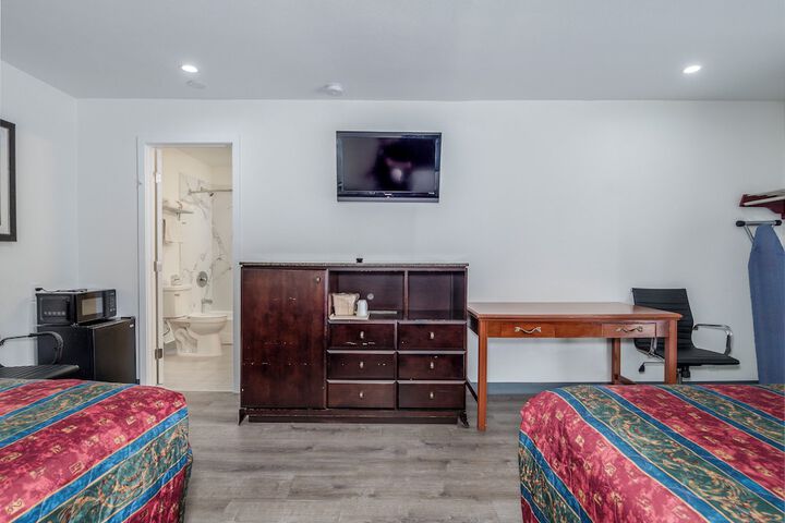 Room 28 of 43