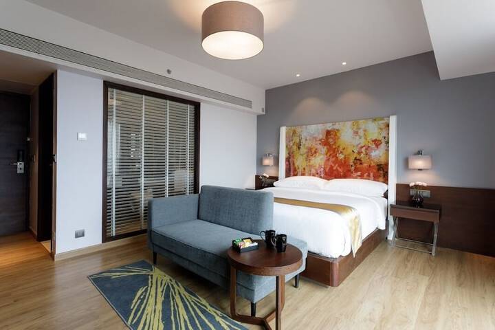 Room 5 of 27