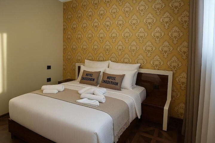 Room 12 of 15