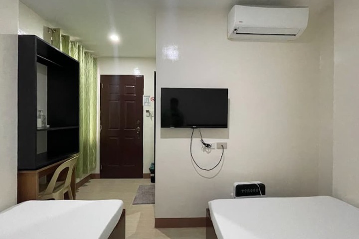 Room 14 of 30