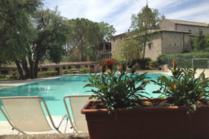 Pool 18 of 25