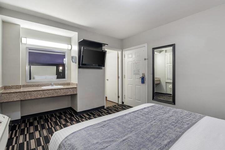 Room 19 of 39
