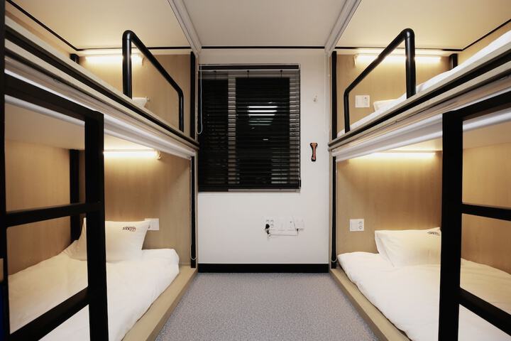 Room 18 of 46