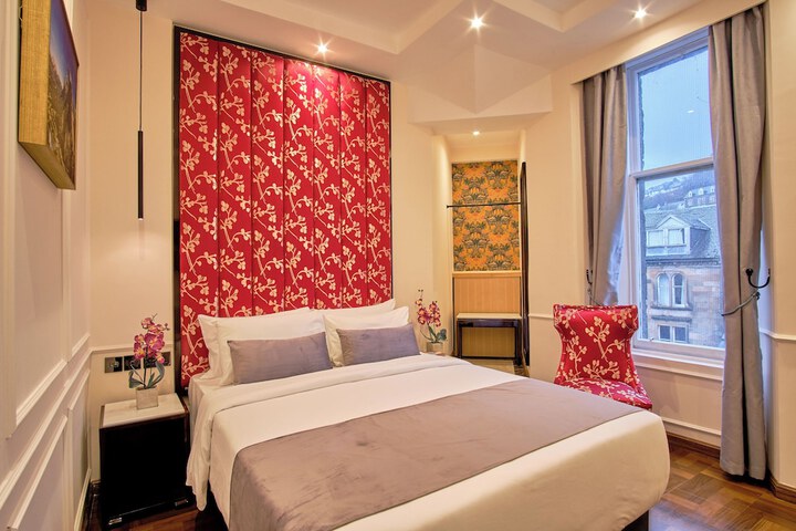 Room 21 of 87