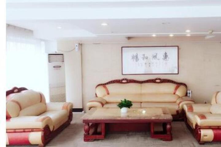 Super 8 Weihai Bus Terminal & Railway Station Hotel