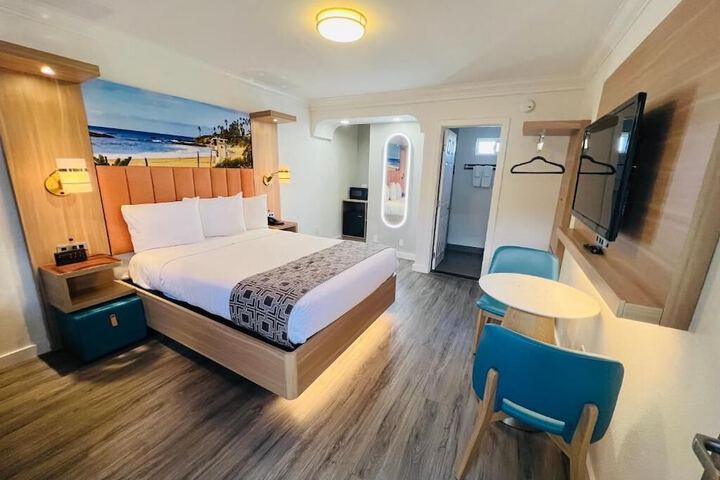 Room 15 of 27