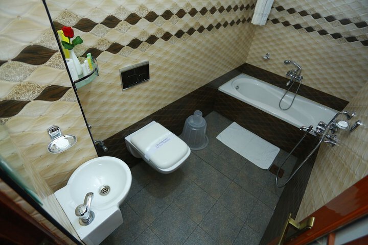 Room 23 of 43