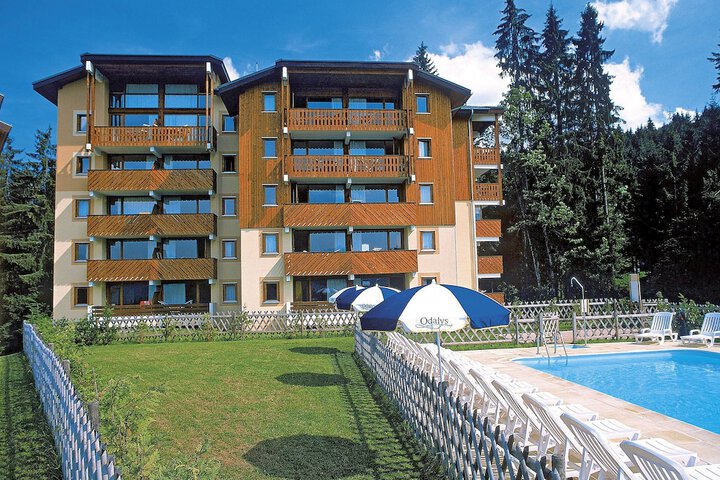 Hotel Pool