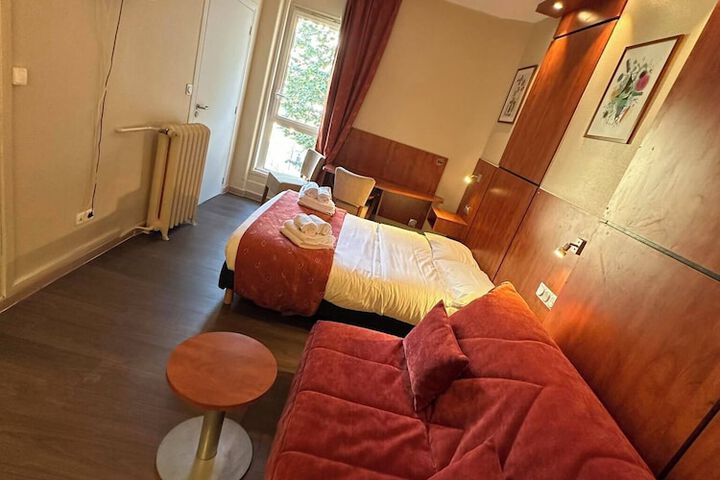 Room 9 of 17