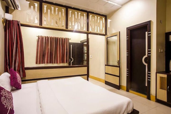 Room 12 of 21