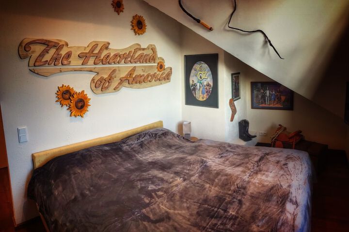 Room 8 of 50