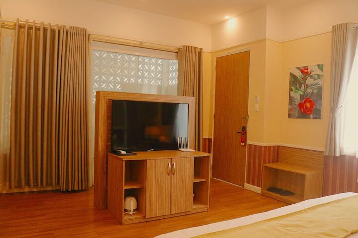Room 17 of 28
