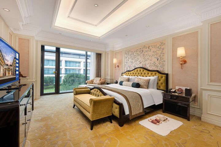 Room 5 of 39