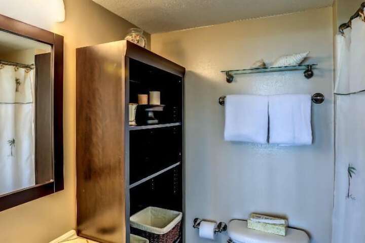 Room 18 of 25