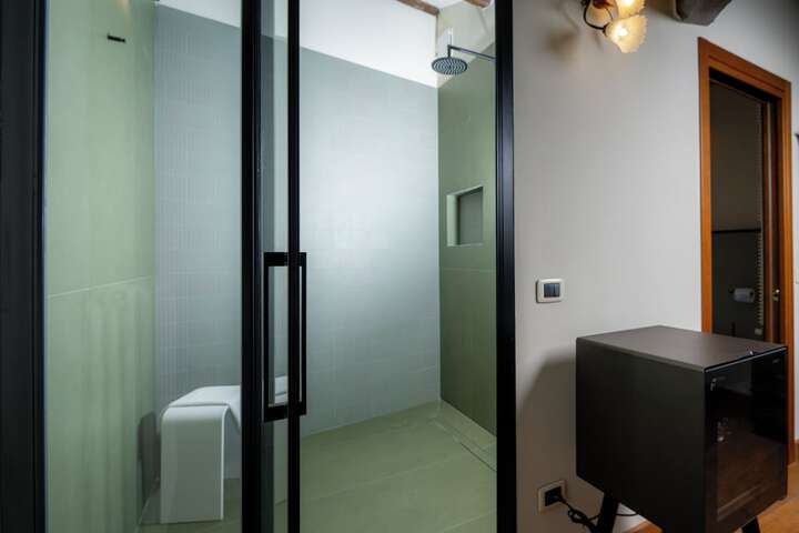 Room 41 of 64