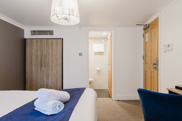Room 62 of 165