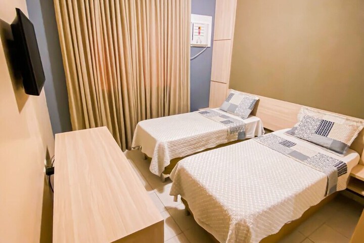 Room 9 of 11