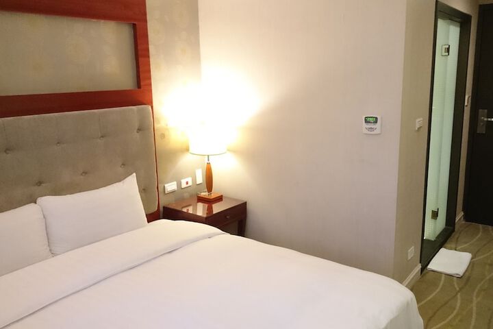 Room 4 of 56