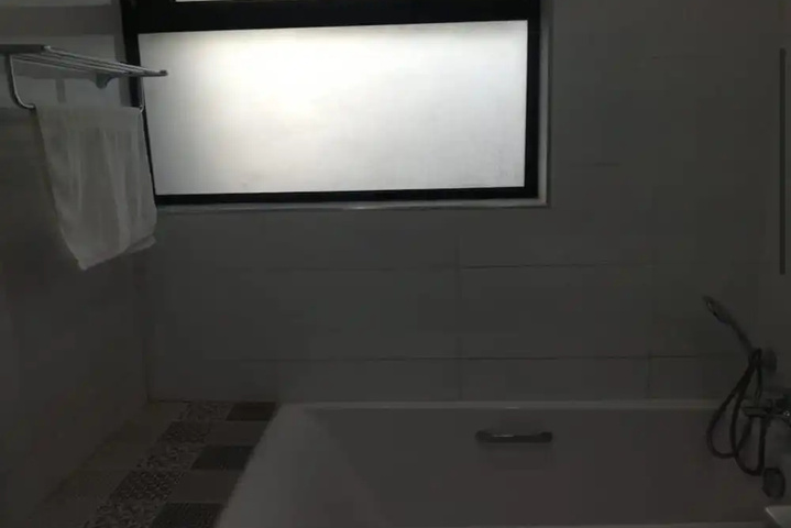 Room 9 of 21
