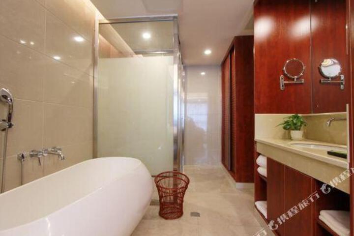 Huang Longshun Hotel