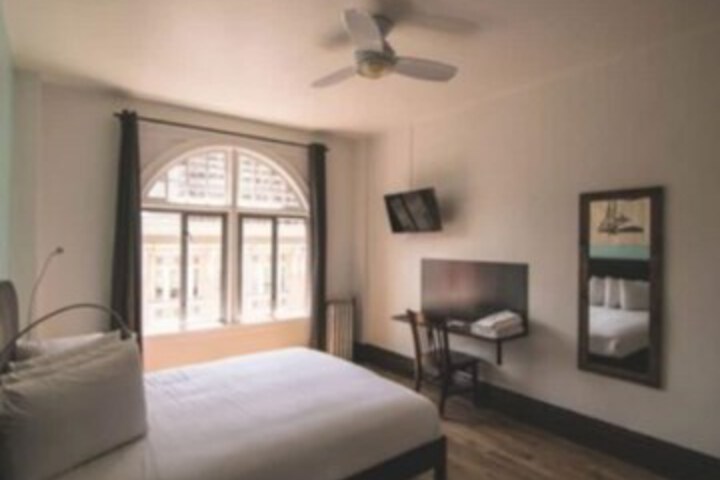 Room 13 of 40