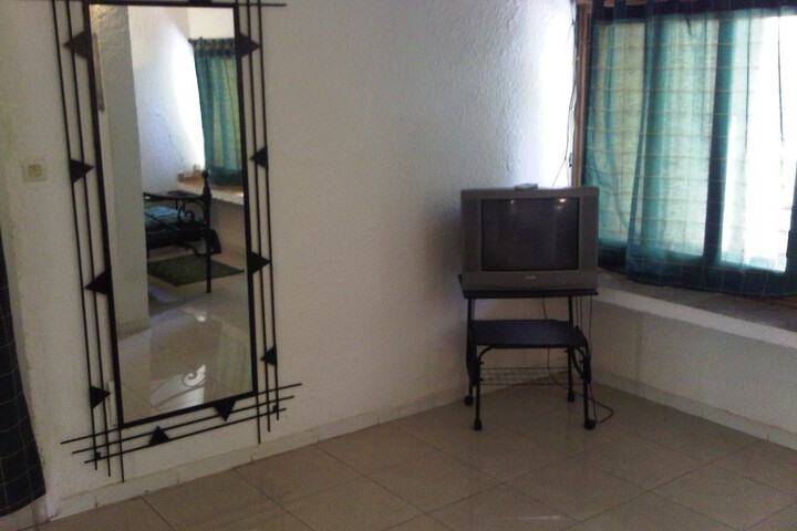Room 10 of 21