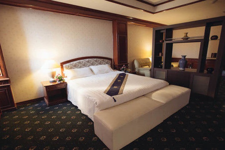Room 7 of 35