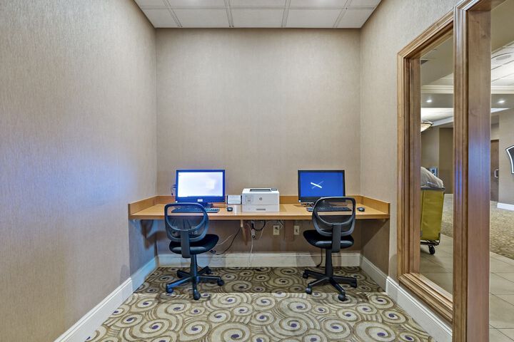 Business Center 42 of 44