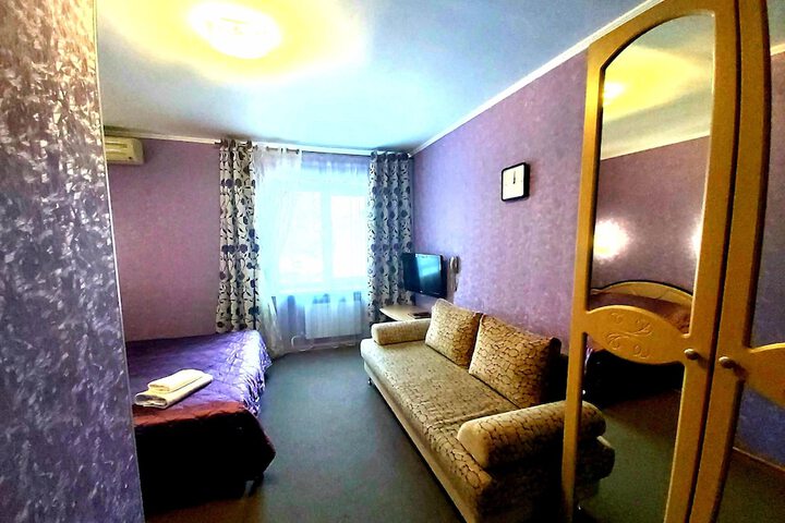 Room 11 of 34