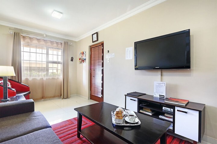 Room 10 of 80