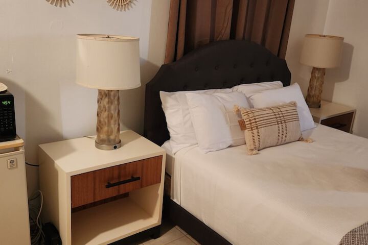 Room 2 of 48