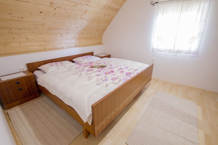 Room 6 of 26