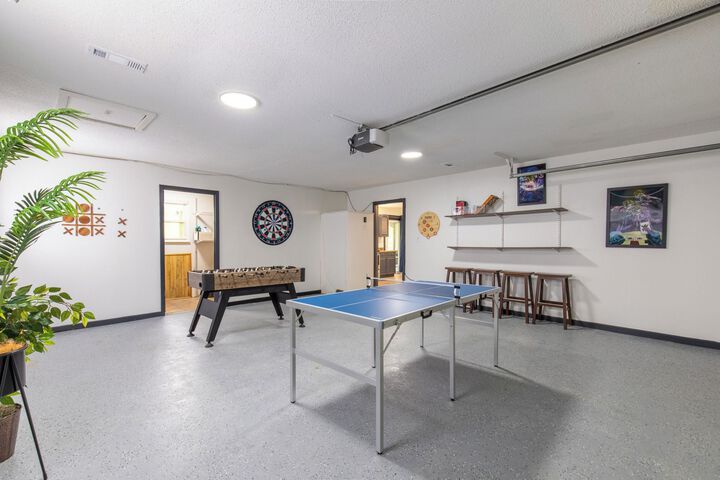 Room 12 of 40