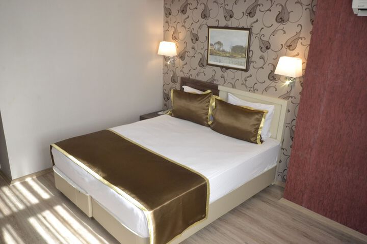 Room 4 of 49