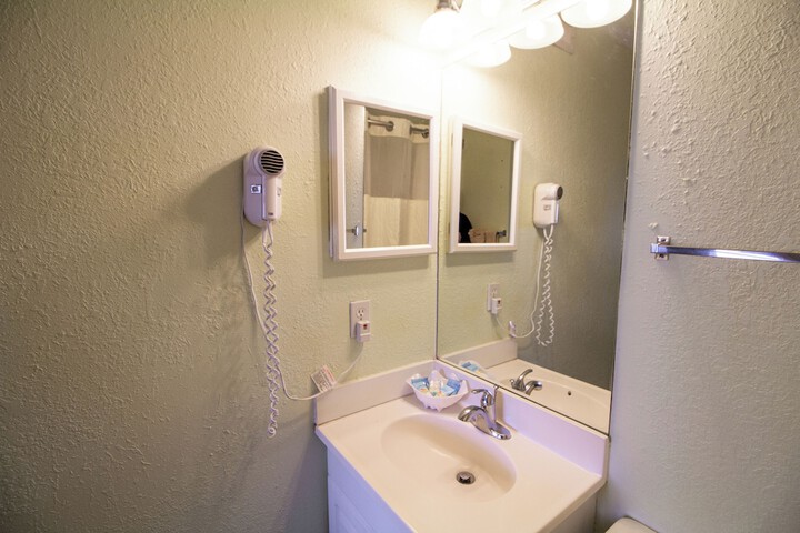 Room 17 of 29