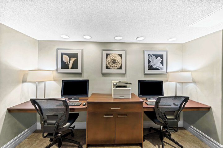 Business Center 26 of 26