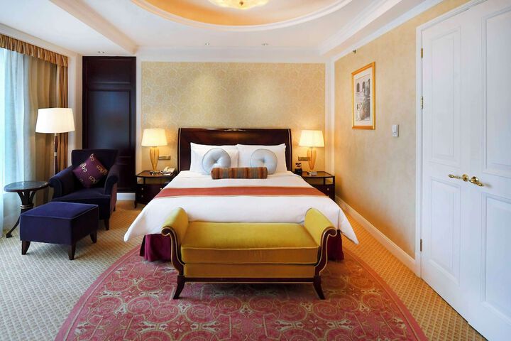 Room 40 of 99