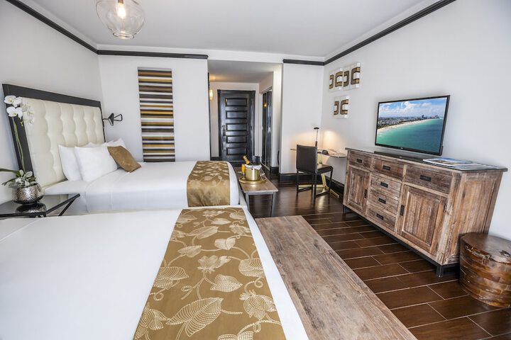 Classic Double Queen Room (7 of 8)
