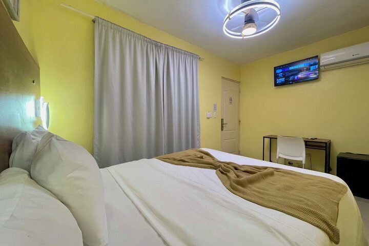 Room 44 of 127
