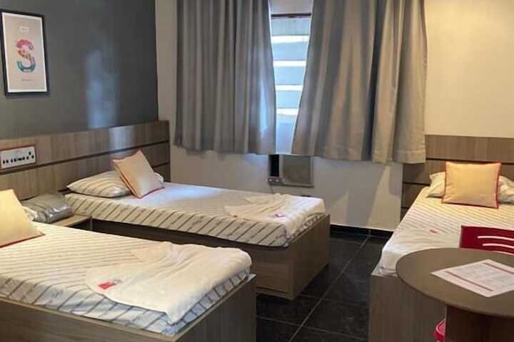 Room 9 of 21