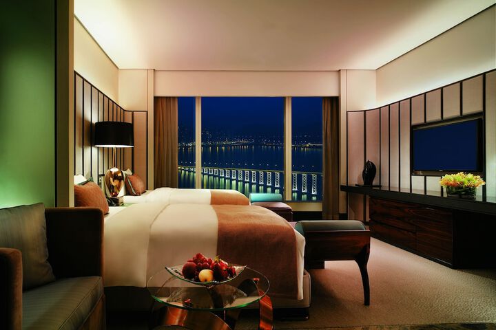 Room 11 of 61