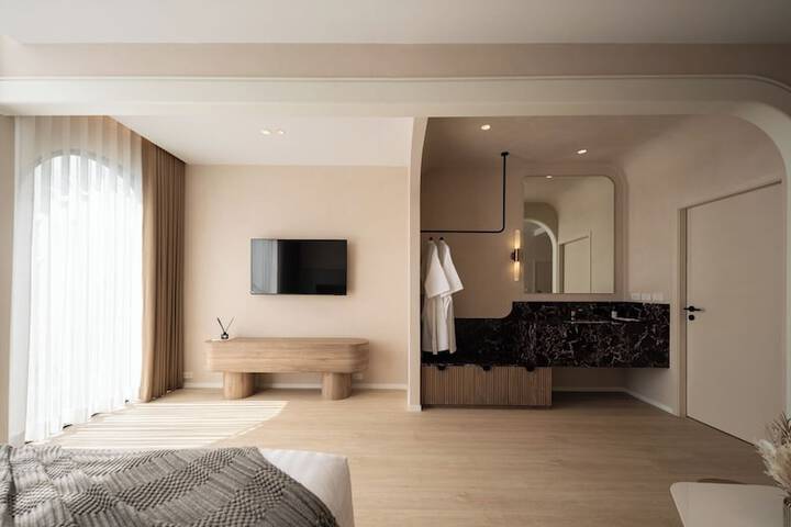 Room 18 of 52