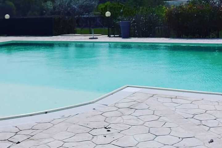 Pool 12 of 40