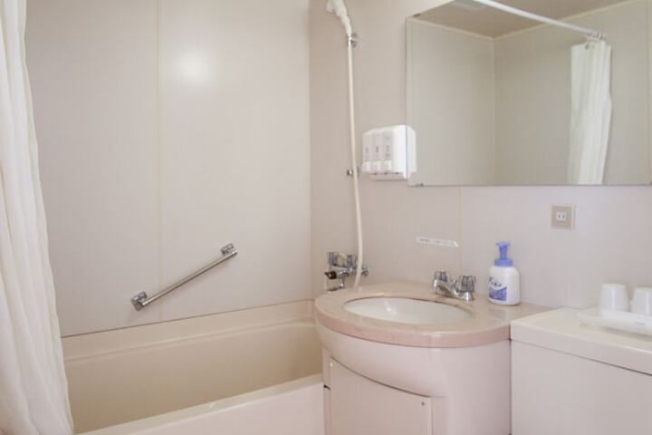 Room 18 of 35