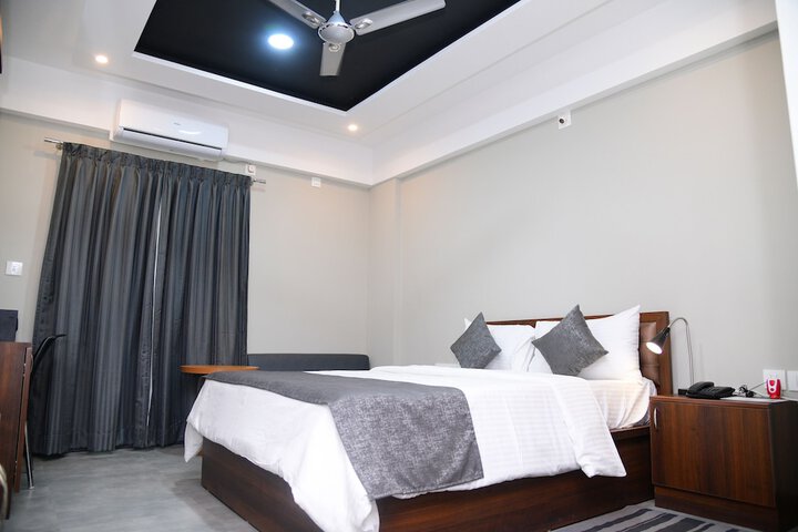 Room 16 of 34
