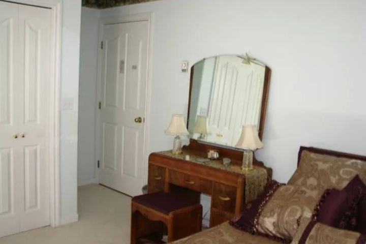Room 2 of 6