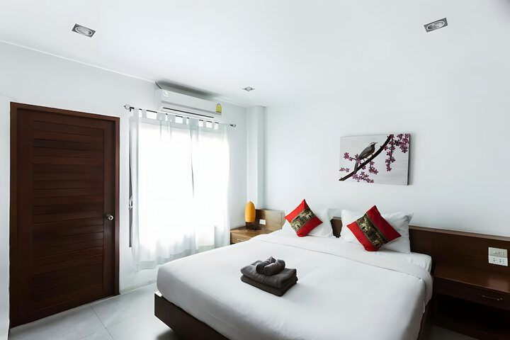 Room 16 of 33